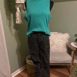 Green MedSleeveless Top and AE Black Distressed Jeans size 4